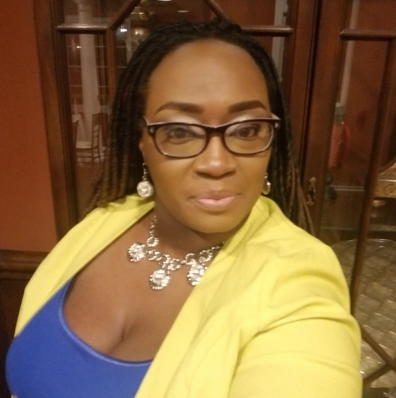 Profile Picture of Genice Smith (@gstorm30) on Poshmark