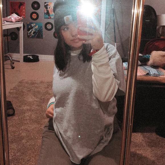 Profile Picture of Sophie Weydert (@sophie_soph_18) on Poshmark