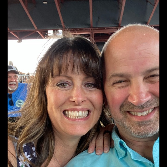 Profile Picture of Lori Dunsing (@loridunsing) on Poshmark