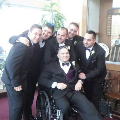 Profile Picture of Mike Largay (@largeguy1987) on Twitter