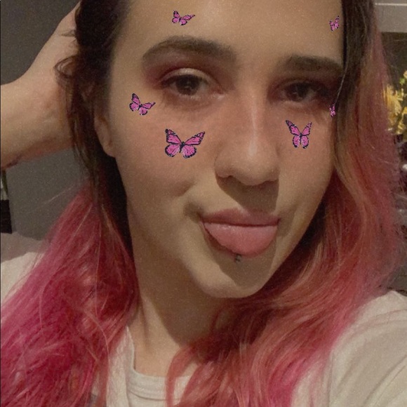 Profile Picture of Brianna Tessier (@briannatessier) on Poshmark