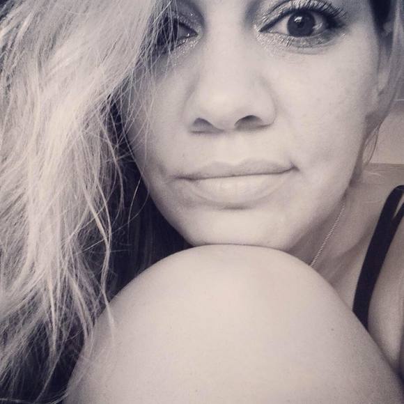 Nikki Munderville - Poshmark Profile Picture of Nikki Munderville (@nikki612) on Poshmark