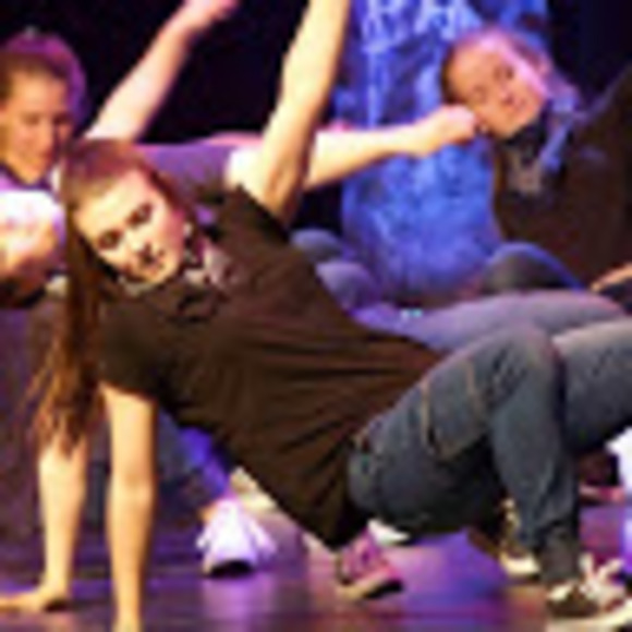 Profile Picture of Molly Hainault (@mollyhainault) on Poshmark