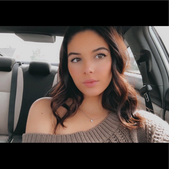 Profile Picture of Samantha Cooper (@samcooper75) on Poshmark