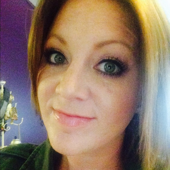 Profile Picture of Amber Roberts (@mzspud1) on Poshmark