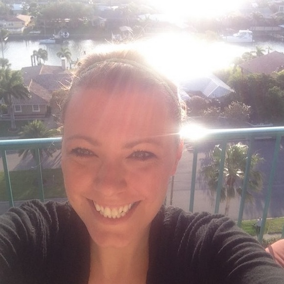 Lisha Mcilhon - Poshmark Profile Picture of Lisha Mcilhon (@lmmcilhon) on Poshmark