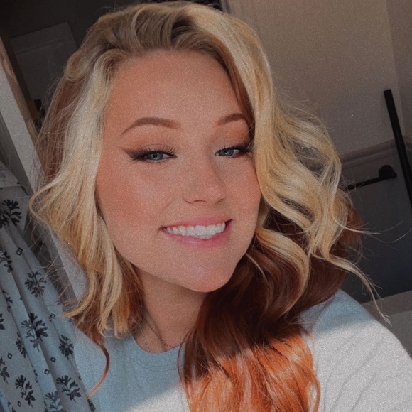 Profile Picture of Amy Kirby (@amyybishopp) on Poshmark