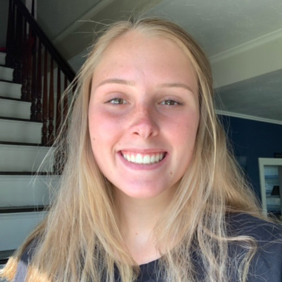 Profile Picture of Chloe Fowler (@chloefowler0926) on Poshmark