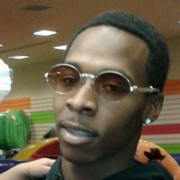 Profile Picture of Kenny Mack (@mcmullk3) on Poshmark
