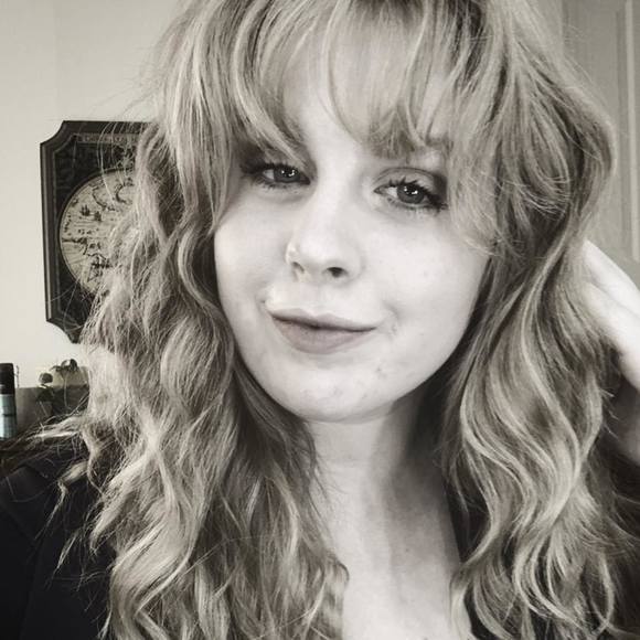 Profile Picture of Claire Terilli (@claireterilli) on Poshmark