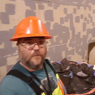Profile Picture of Christopher Schrader (@EastCoastFolk) on Twitter