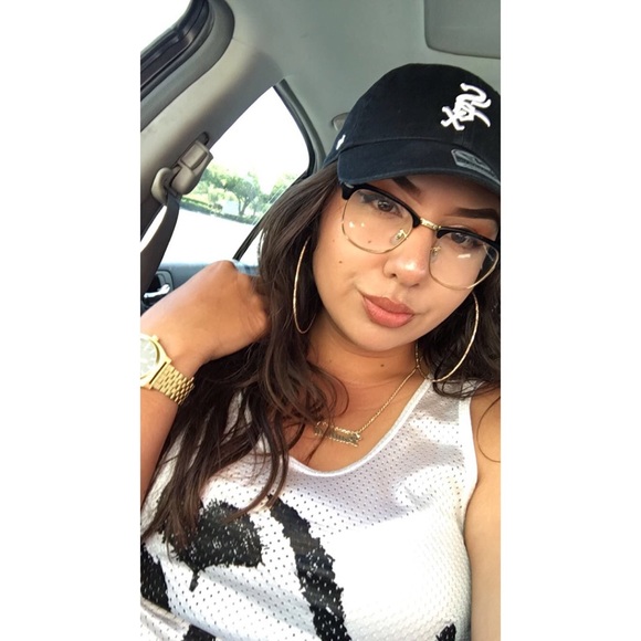 Profile Picture of Paulina Uribe (@paulinauribe) on Poshmark