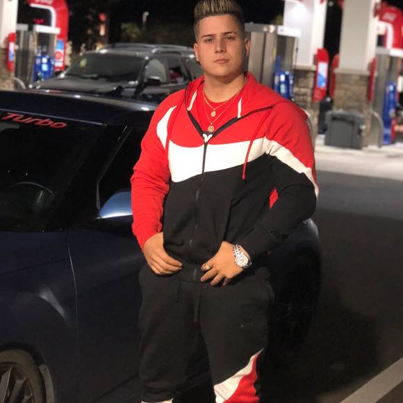 Profile Picture of Julio luis Machado (@lol7699) on Poshmark