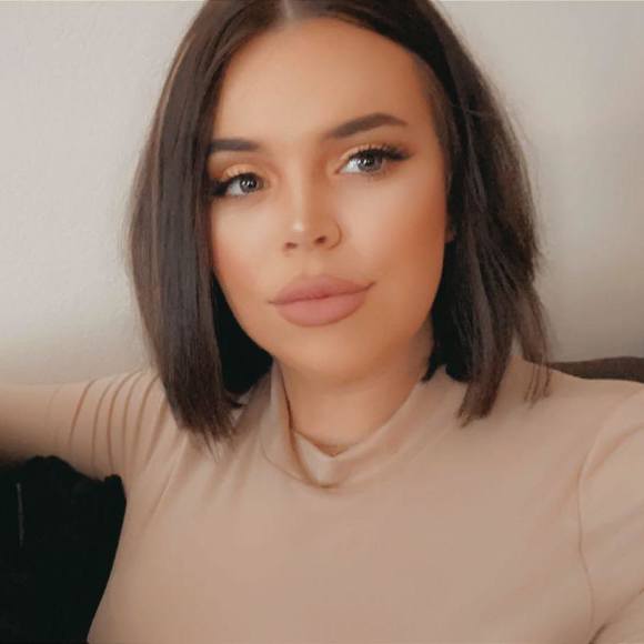 Profile Picture of Ashlynne Cottengim (@acottengim) on Poshmark