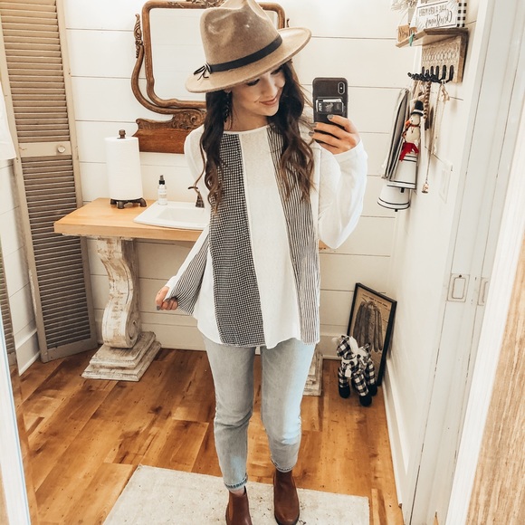 Profile Picture of Amanda Svoboda (@asvob) on Poshmark