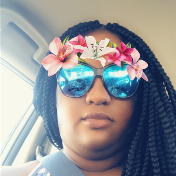 Profile Picture of Ashley Bacote (@ashleyb71) on Poshmark