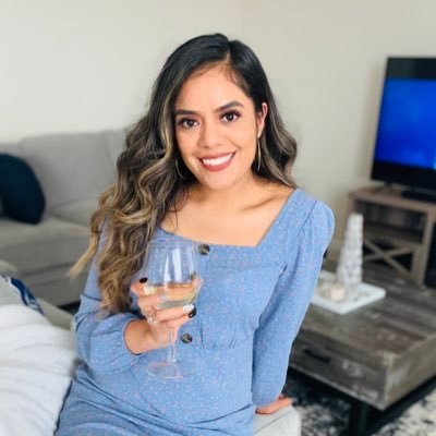 Profile Picture of Elizabeth Medina (@elyyyyyy__) on Twitter