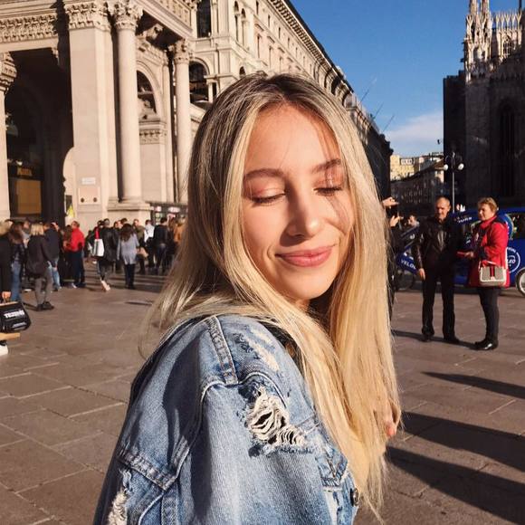 Vivi Giraldez - Poshmark Profile Picture of Vivi Giraldez (@vivigiraldezz) on Poshmark