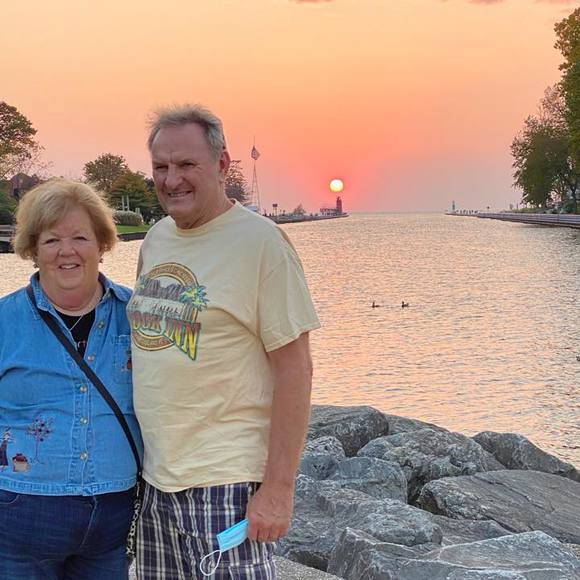 Profile Picture of Darlene Muniak (@darlenemuniak) on Poshmark