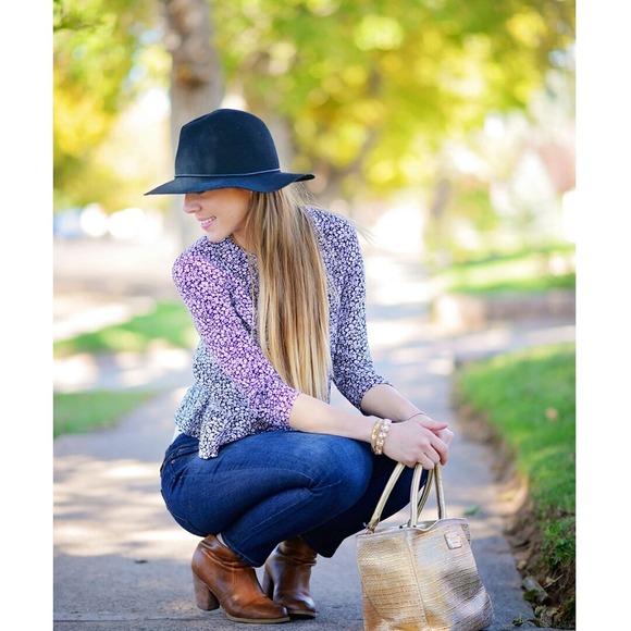 Profile Picture of Emma Tagliaferri (@emmatag) on Poshmark