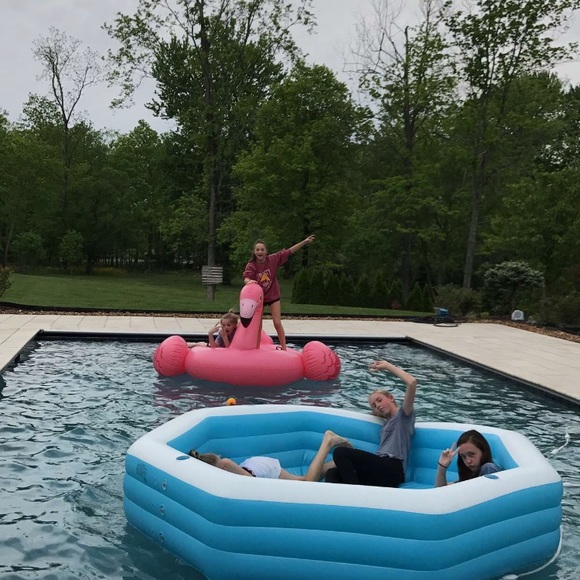 Profile Picture of Annie Isphording (@anniei12) on Poshmark