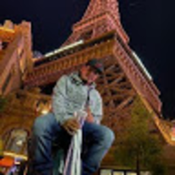 Profile Picture of Daniel Morales (@danielmorale233) on Poshmark