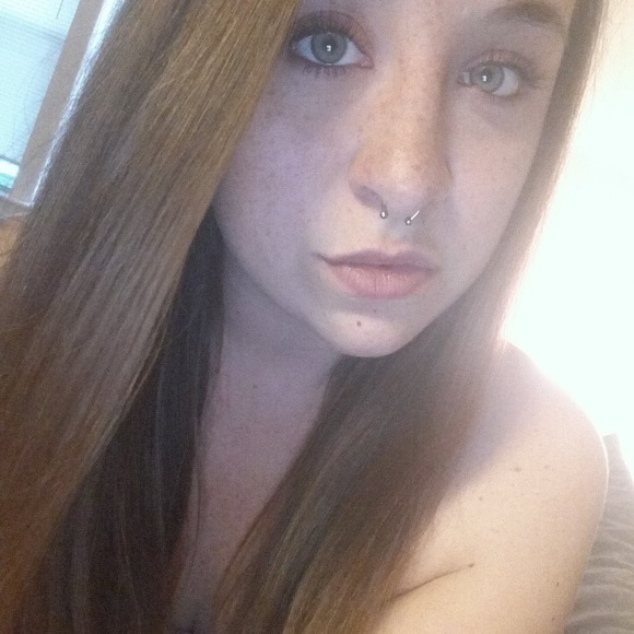 Profile Picture of Ashley Kay (@ashleykay1991) on Poshmark