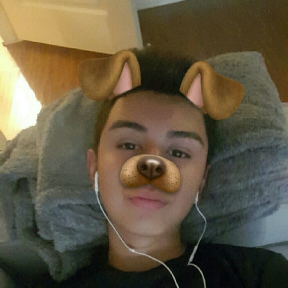 Profile Picture of Luis Cuenca (@luis567) on Poshmark