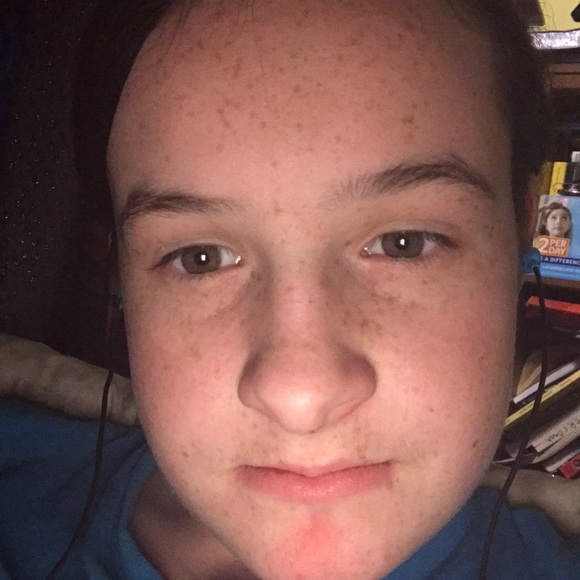 Profile Picture of Mia Botjer (@mia_botjer) on Poshmark