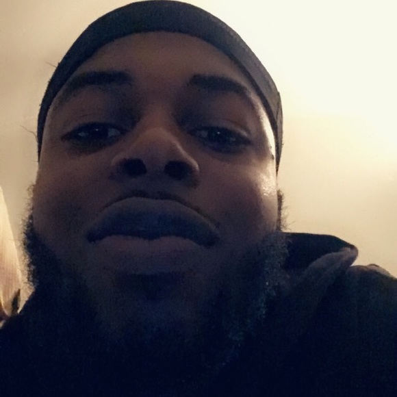 Profile Picture of Christopher Turner (@escolicious) on Poshmark