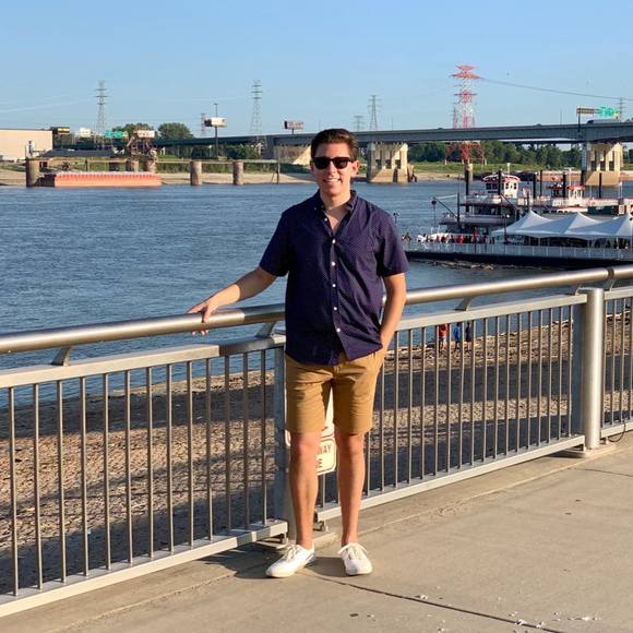 Profile Picture of Kevin Lorenzana (@ekl2n) on Poshmark