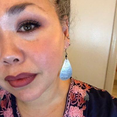 Profile Picture of Julia Lyu Mears (@JuliaLyuMears) on Twitter