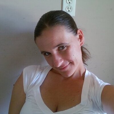 Profile Picture of Michelle Speleos (@goo_gooz) on Twitter