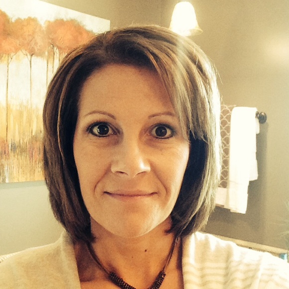 Profile Picture of Dawn Mathis (@jodmathis) on Poshmark