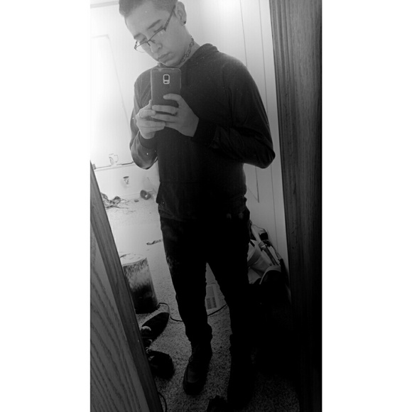 Profile Picture of Ramon Sotelo (@monoleco) on Poshmark