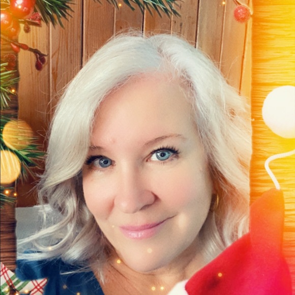 Profile Picture of Tammy Craven (@tlcraven) on Poshmark