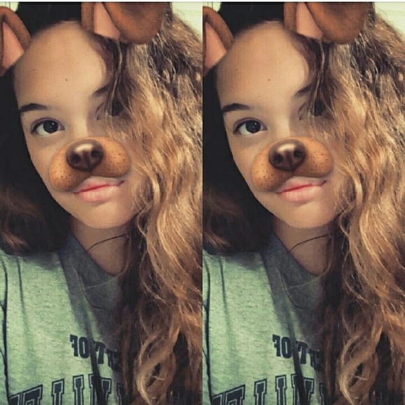 Profile Picture of Clare Jacobs (@clarejacobs) on Poshmark