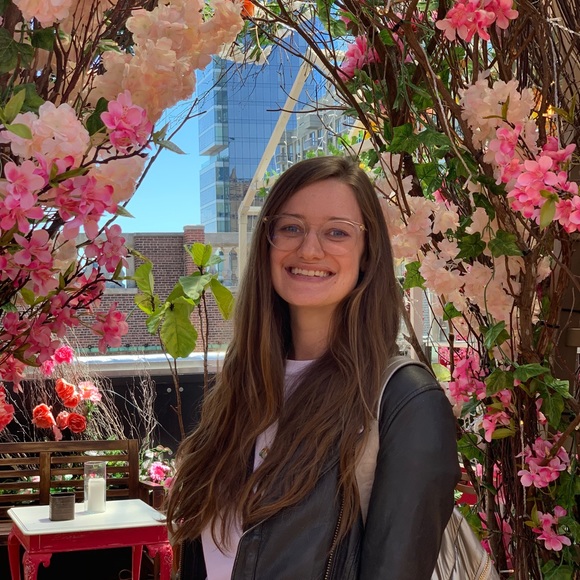 Profile Picture of Julia Olson (@champagnestar) on Poshmark