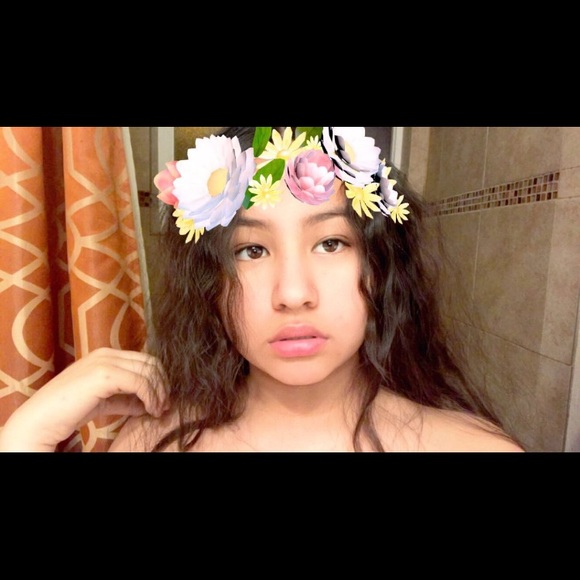 Profile Picture of Naycel Huey (@xonayyy) on Poshmark