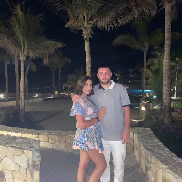 Maria Hirakis - Poshmark Profile Picture of Maria Hirakis (@mhirakis) on Poshmark