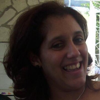 Profile Picture of Esther De La Cruz (@EstherdeCuba) on Twitter