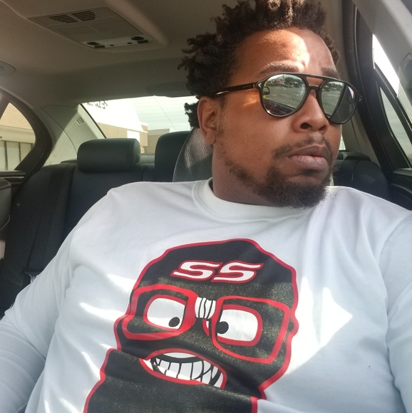 Profile Picture of Barry Martin (@beamerb540) on Poshmark