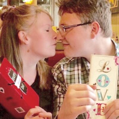 Profile Picture of Chris&kirst Swasey (@kcsully8916) on Twitter