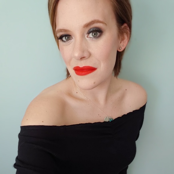 Profile Picture of Jess Minnillo (@jlminnillo) on Poshmark