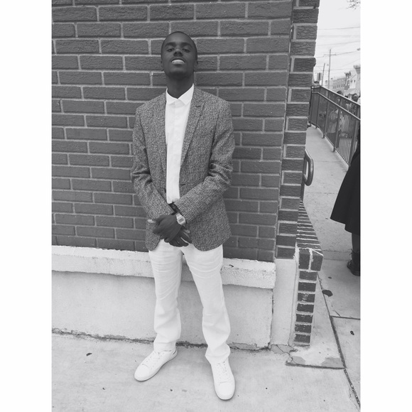Profile Picture of Shawn Morgan (@puffymm) on Poshmark