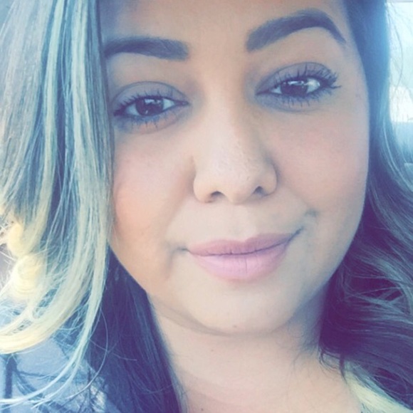 Profile Picture of Lydia Ledesma (@lledesma26) on Poshmark