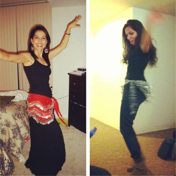 Profile Picture of Isabel Hinestrosa (@ihinestrosa) on Poshmark