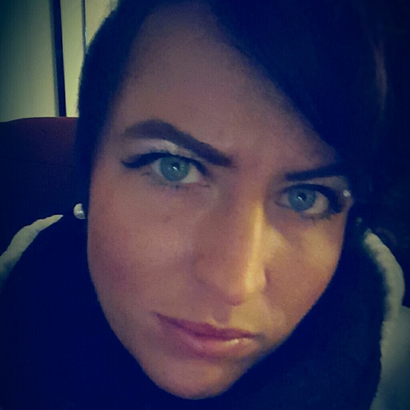 Jamie Cranmer - Poshmark Profile Picture of Jamie Cranmer (@pinky12310) on Poshmark