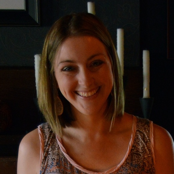 Profile Picture of Andrea Caulk (@speech2008) on Poshmark