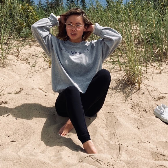 Profile Picture of Julia Carey (@juliacarey613) on Poshmark